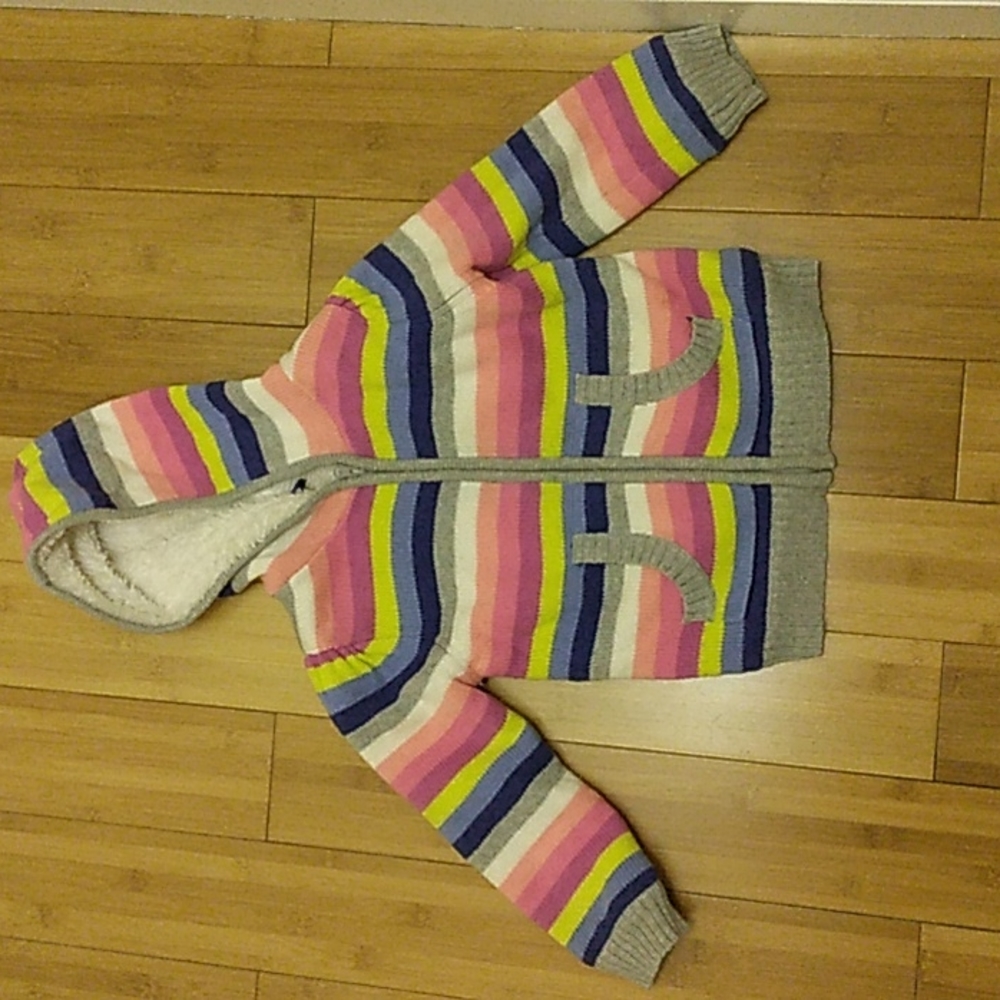 Girls size 5T Old Navy Sweater Jacket.